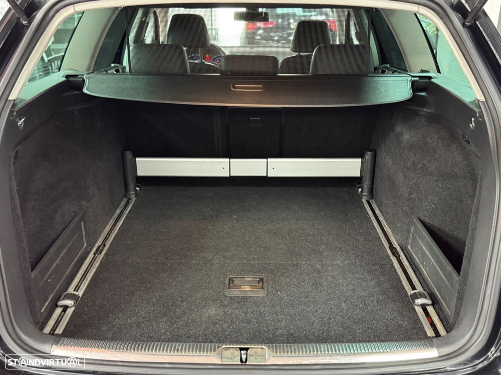 VW Passat Variant 2.0 TDI Highline - 13