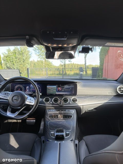 Mercedes-Benz Klasa E 220 d 4-Matic 9G-TRONIC - 32