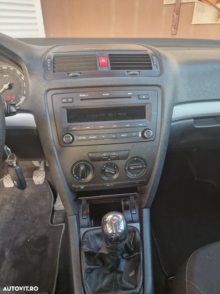 Skoda Octavia 1.6 Team Edition - 29