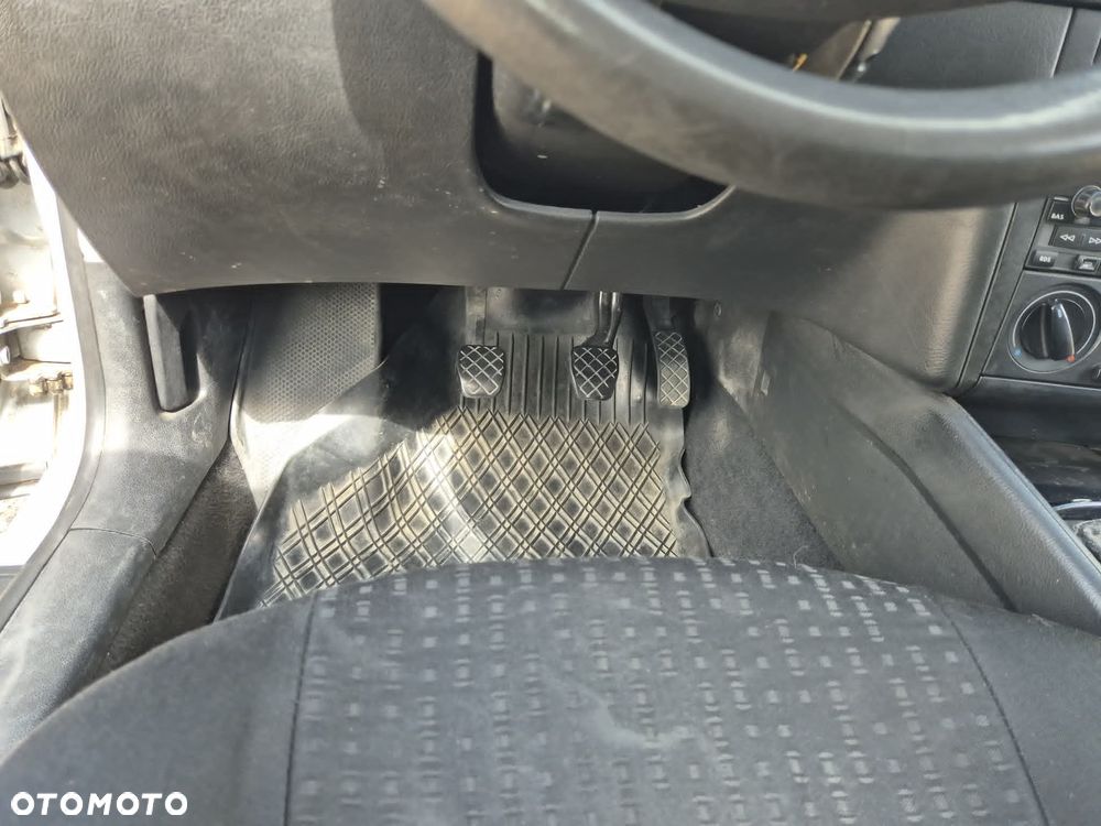 Volkswagen Golf 1.9 TDI - 15