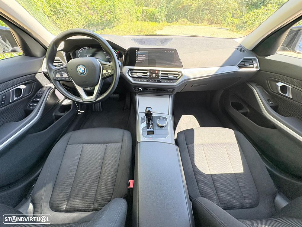 BMW 320 e Aut. Advantage - 26