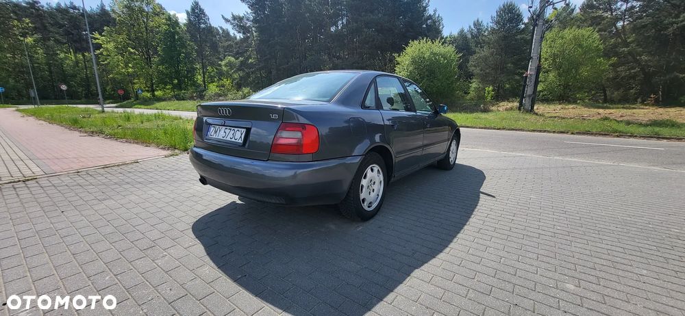 Audi A4 Limousine 1.8 - 4