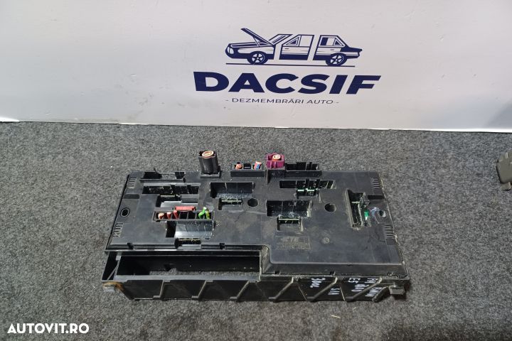 Panou sigurante si relee 9252815 - 03 BMW Seria 5 F11 [2009 - 2013] T - 3