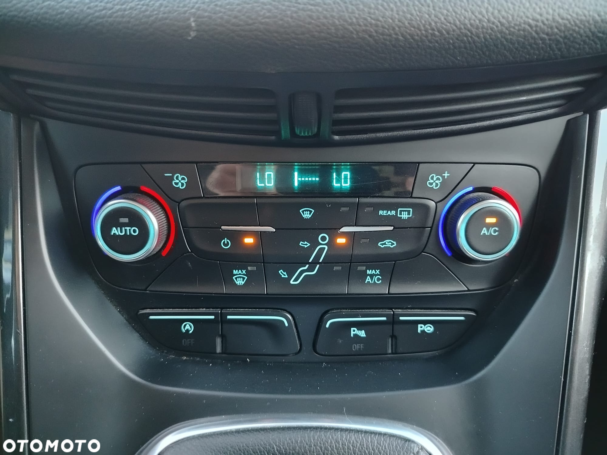 Ford Grand C-MAX 1.5 EcoBoost Start-Stopp-System Titanium - 29