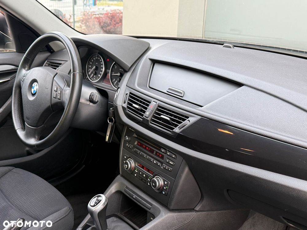 BMW X1 sDrive18i - 13