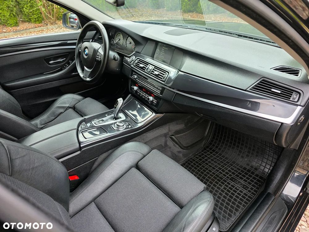 BMW Seria 5 520d - 23