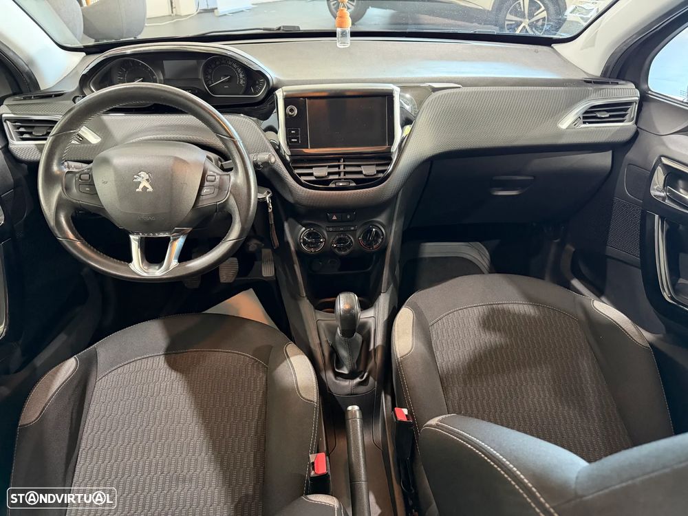 Peugeot 208 1.2 PureTech Style - 6