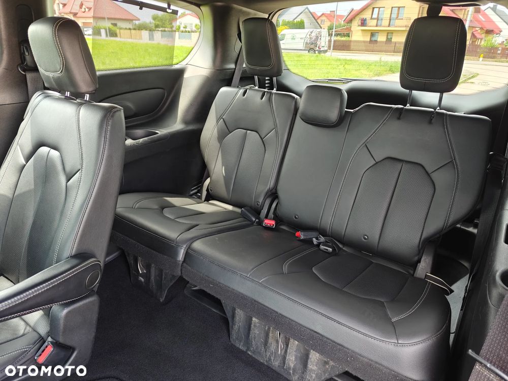 Chrysler Pacifica - 9