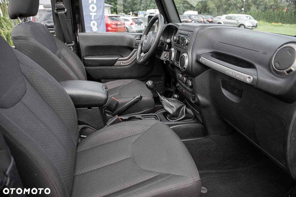 Jeep Wrangler - 24