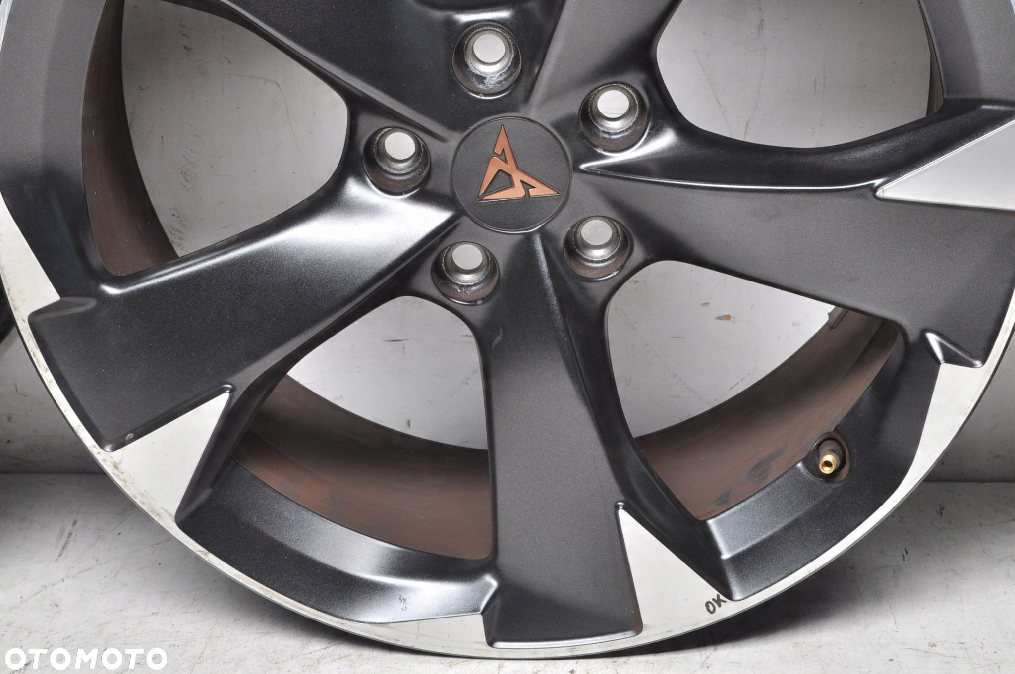 SEAT CUPRA LEON  FELGI ALUMINIOWE 5FA601025H  7,5J x 18 ET46 H2 5x112 - 12