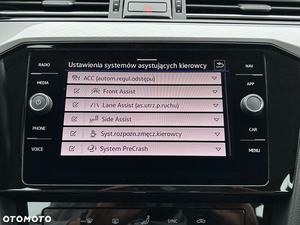 Volkswagen Passat - 29