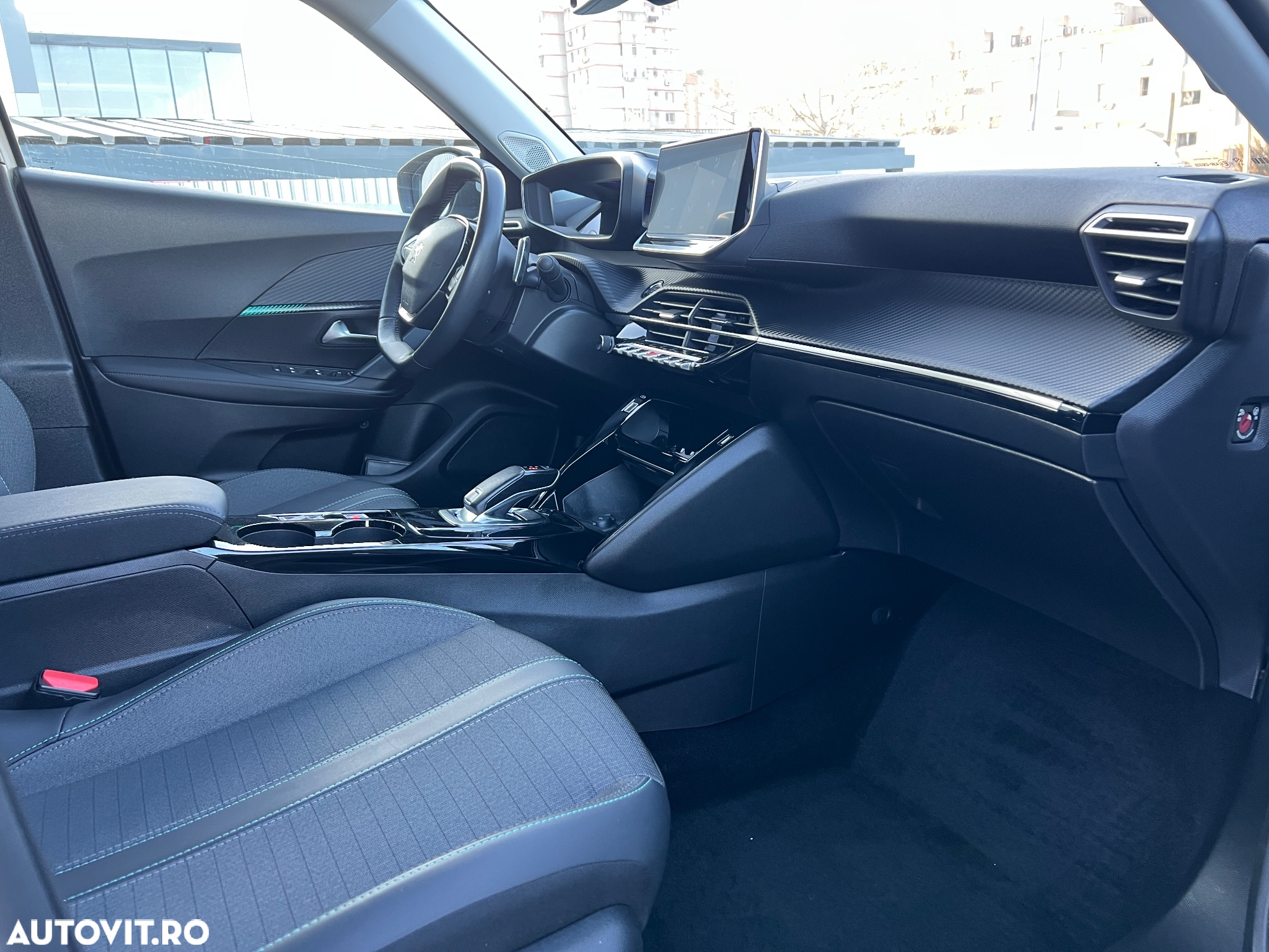 Peugeot 2008 1.5 BlueHDI 130 S&S EAT8 Allure - 13