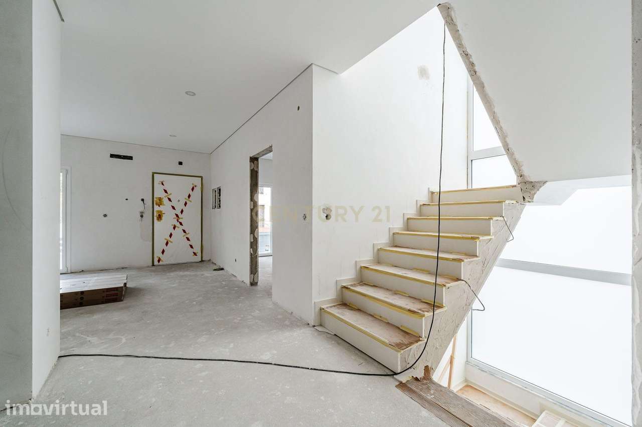 Moradia Quinta do Chiado, Sobreda  - Construção Moderna c/ espaço exte - Grande imagem: 3/44