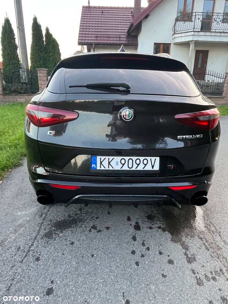 Alfa Romeo Stelvio 2.0 Turbo Veloce TI Q4 - 20
