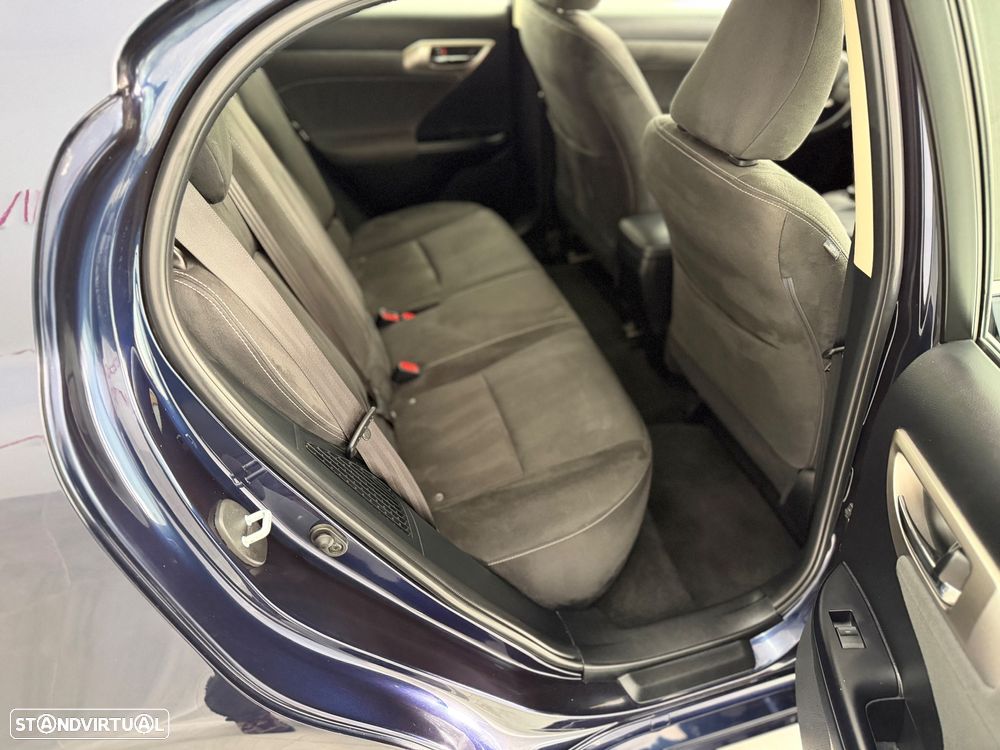 Lexus CT 200h Urban Edition - 33