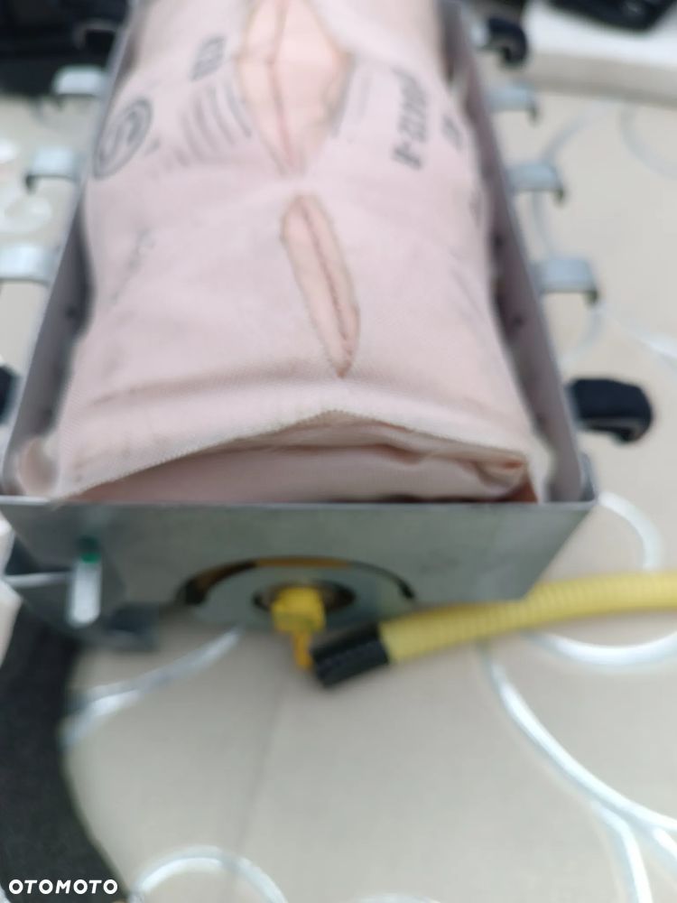 Poduszka powietrzna kierowcy, oraz pasażera  Toyota Auris Lift - 11