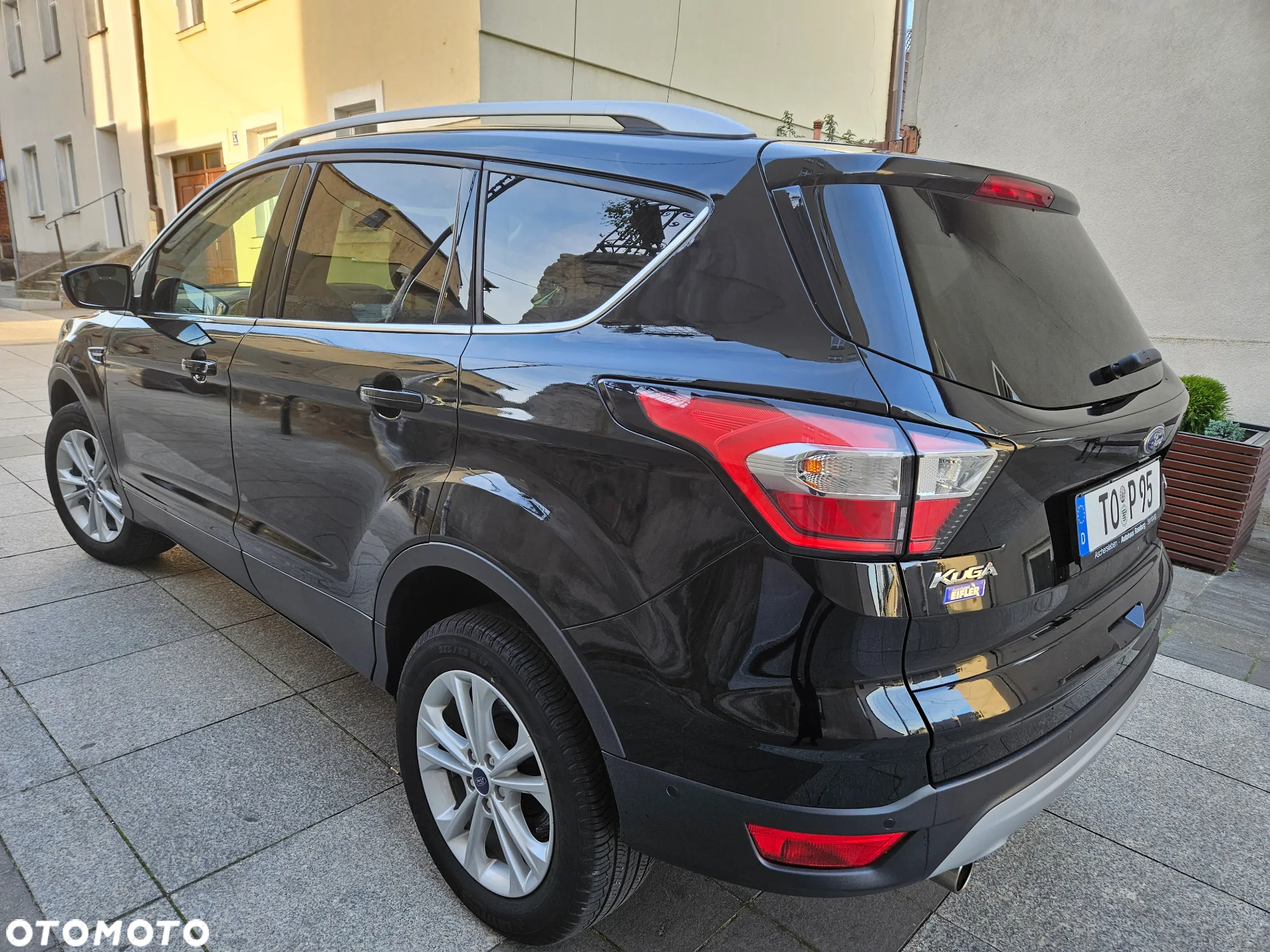 Ford Kuga 1.5 EcoBoost 2x4 Black & Silver - 13