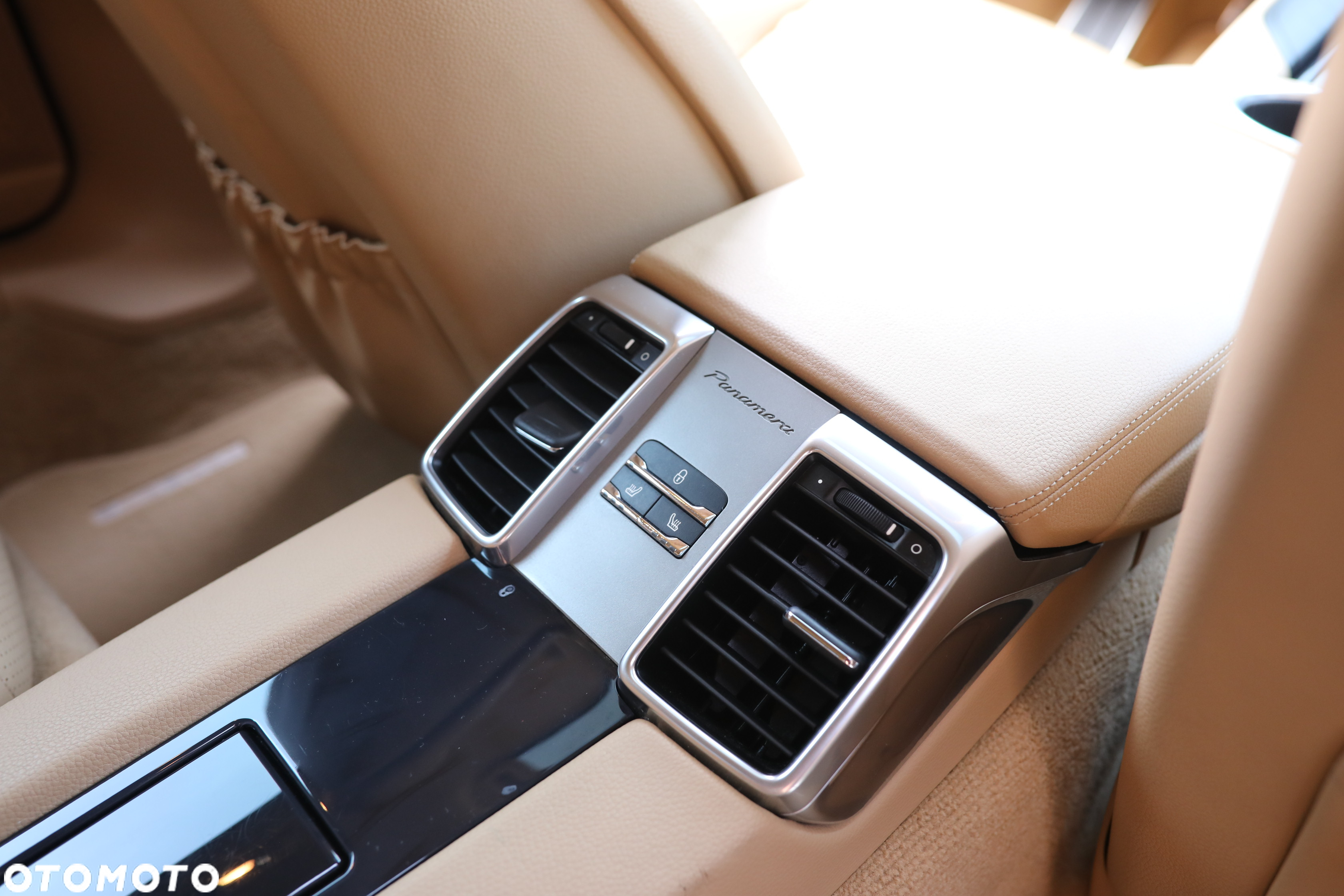 Porsche Panamera PDK - 11
