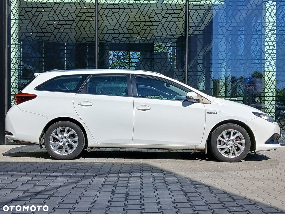 Toyota Auris Hybrid 135 Premium - 4