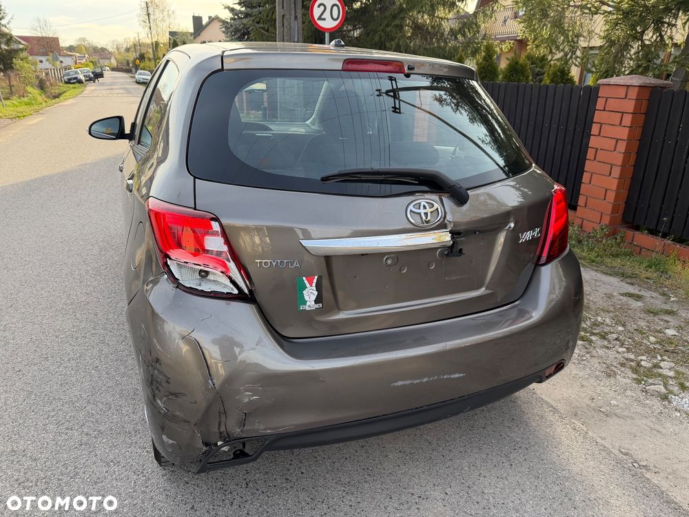 Toyota Yaris 1.0 Sol - 10