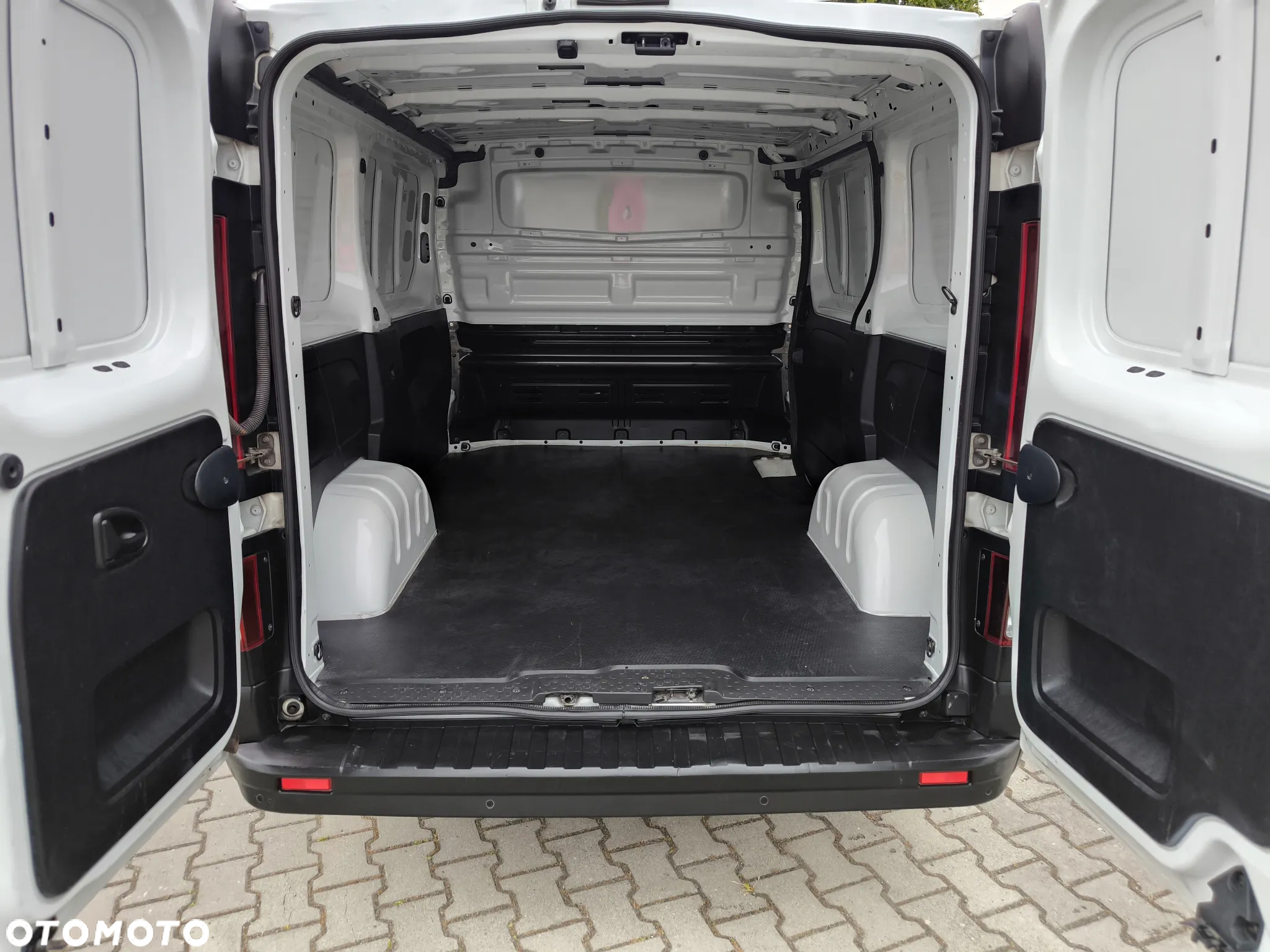 Renault Trafic - 13
