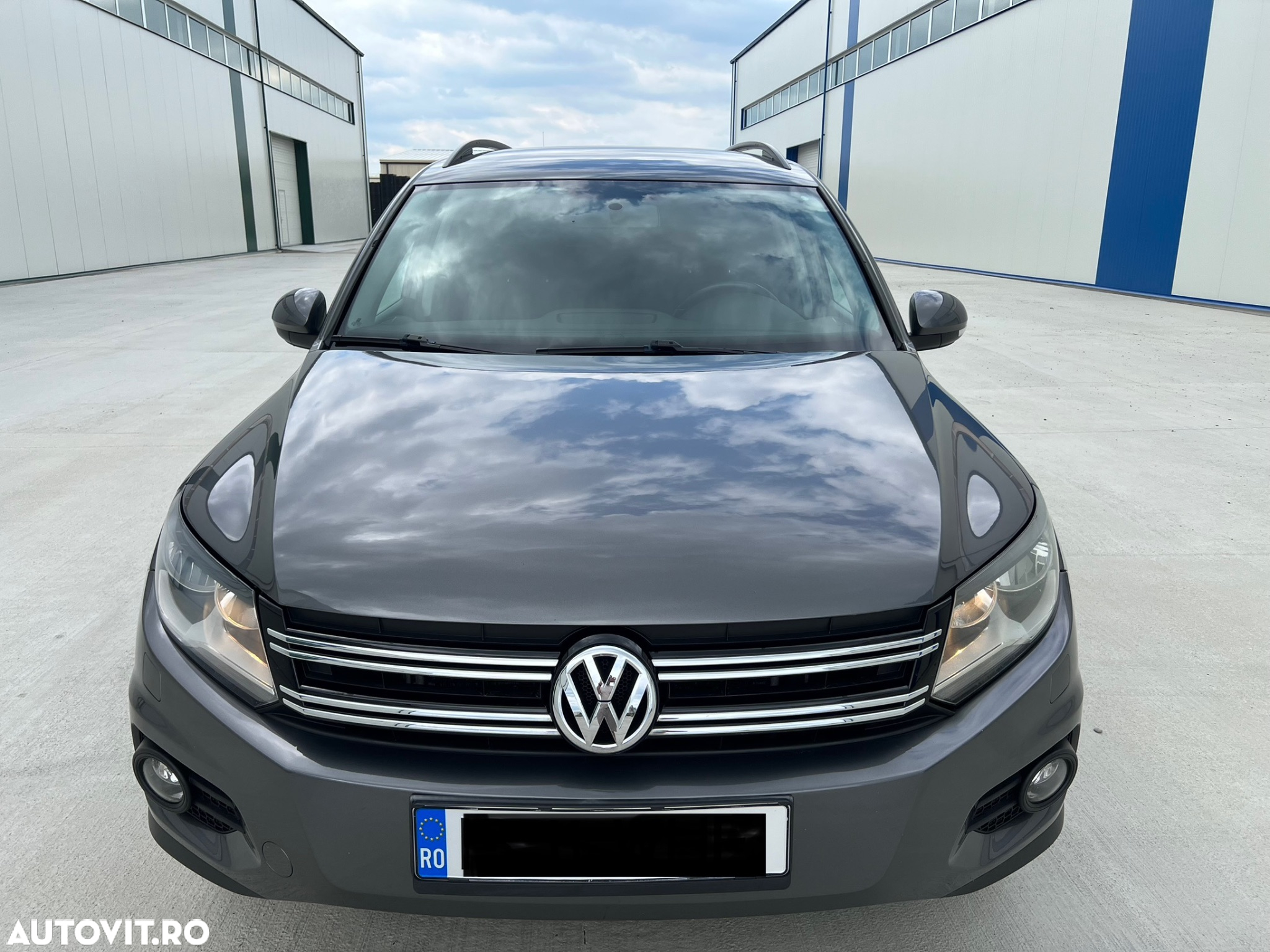 Volkswagen Tiguan 2.0 TDI 4Motion DSG Sport & Style - 8