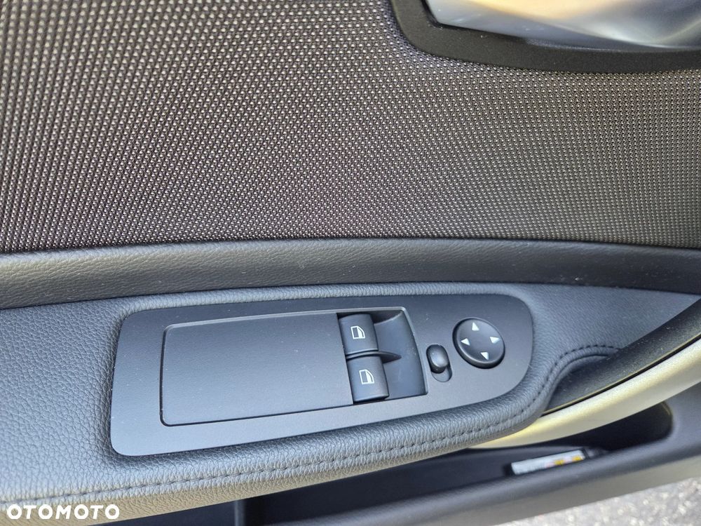 BMW Seria 1 118d DPF Edition Lifestyle - 23