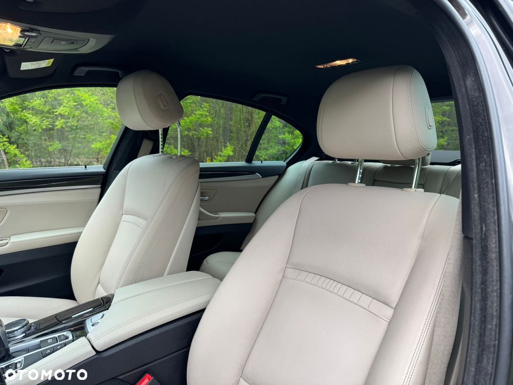 BMW Seria 5 525d xDrive Luxury Line - 32