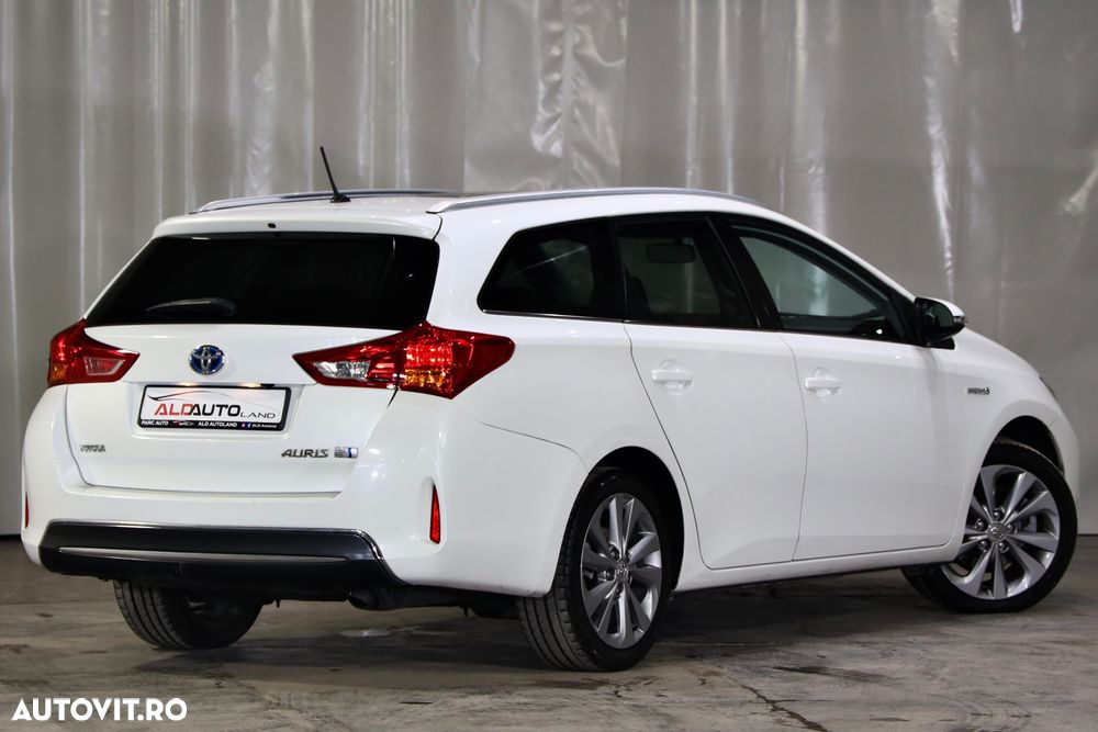 Toyota Auris 1.8 L VVT-i Hybrid Luna - 2