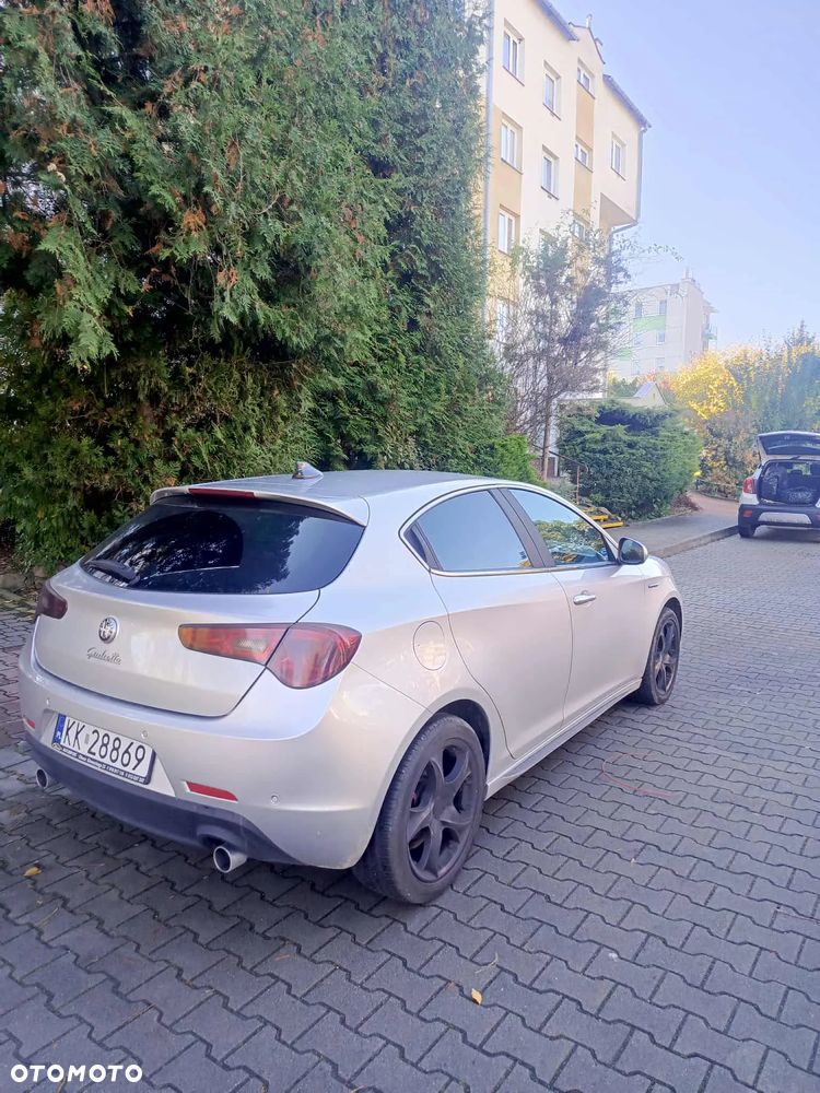 Alfa Romeo Giulietta 2.0 JTDM Distinctive - 8