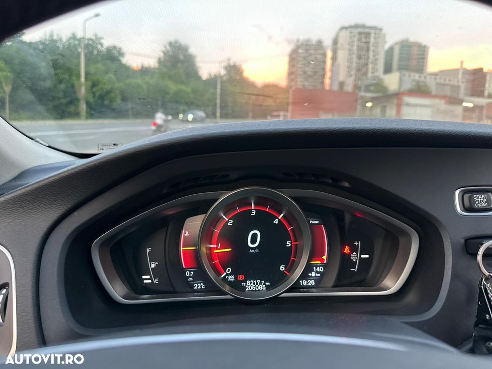 Volvo V40 D2 Momentum - 11