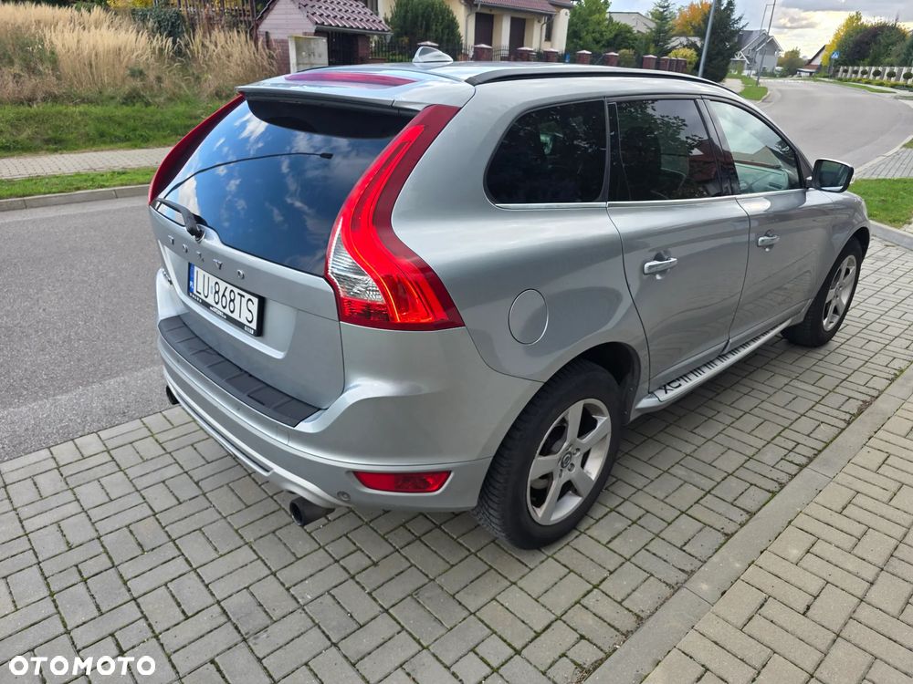 Volvo XC 60 2.0T R-Design - 9