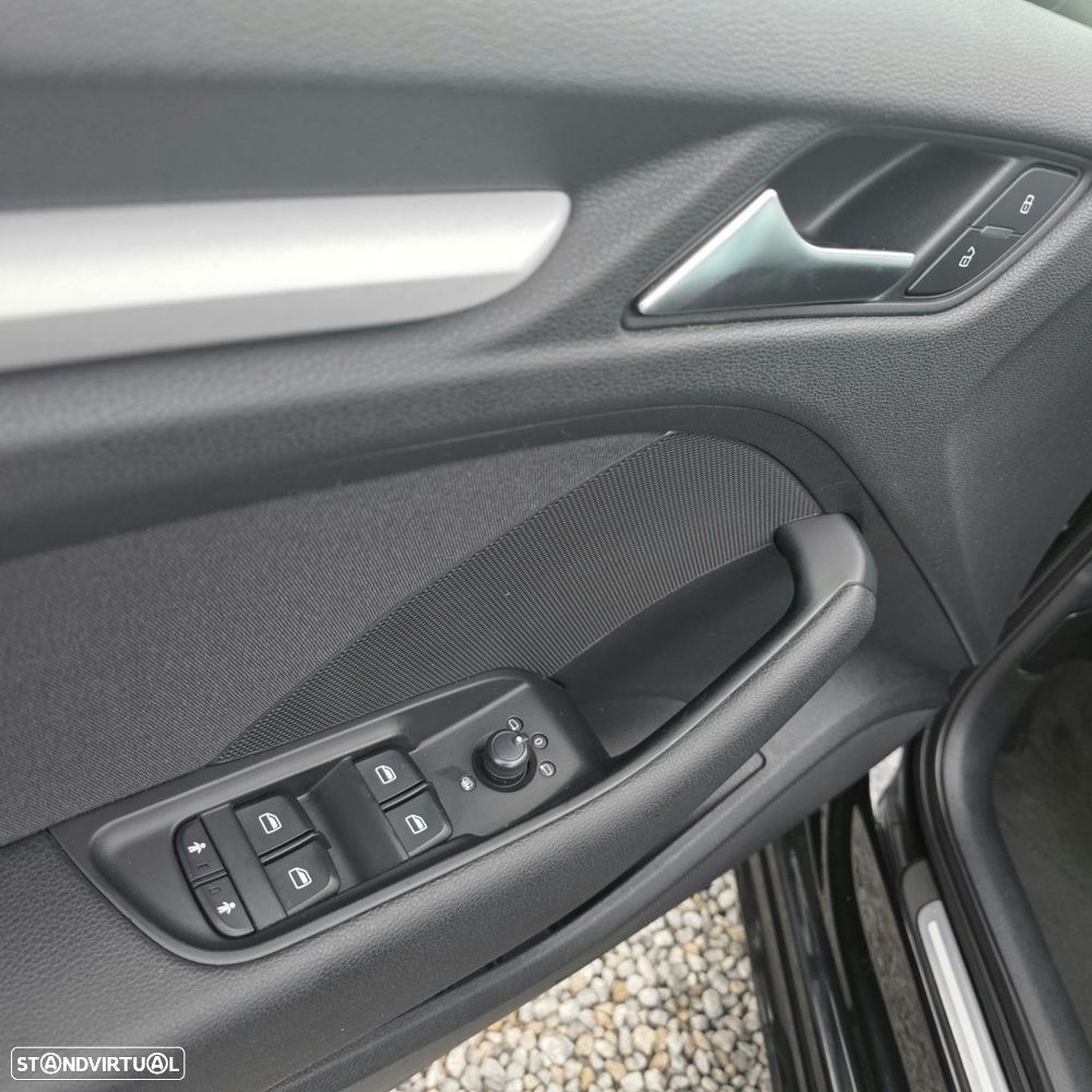 Audi A3 Sportback 1.6 TDI S-line - 18