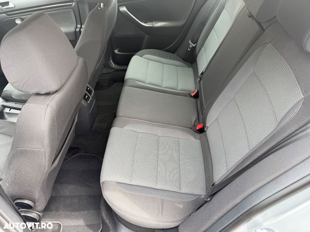 Volkswagen Golf 2.0 TDI Comfortline - 8