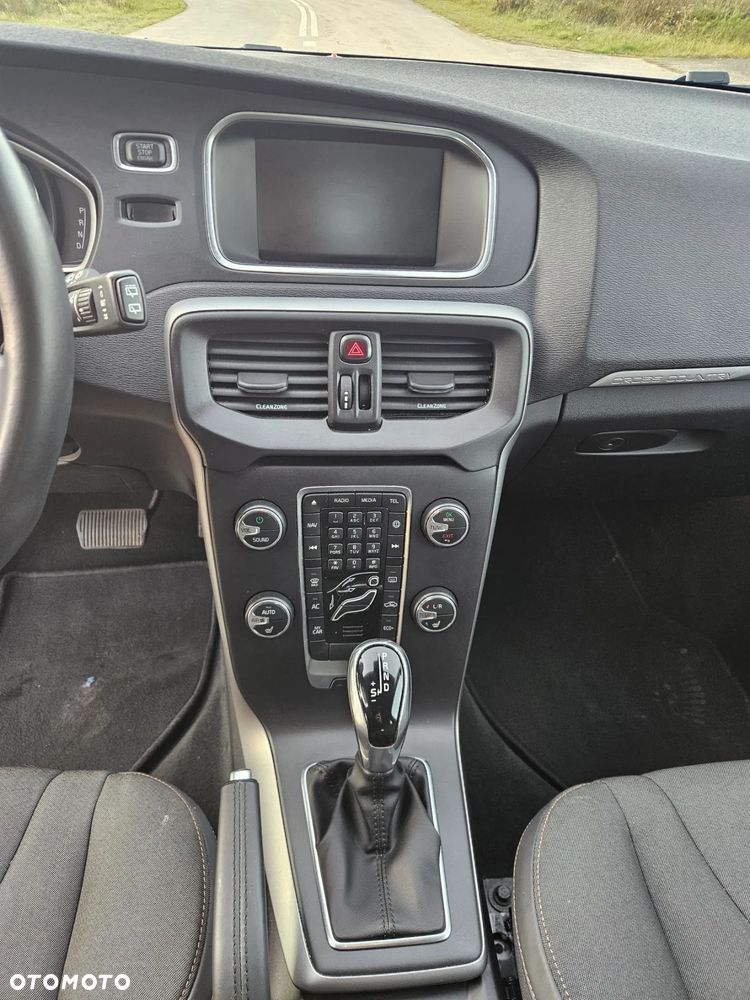 Volvo V40 T3 Drive-E Momentum - 25