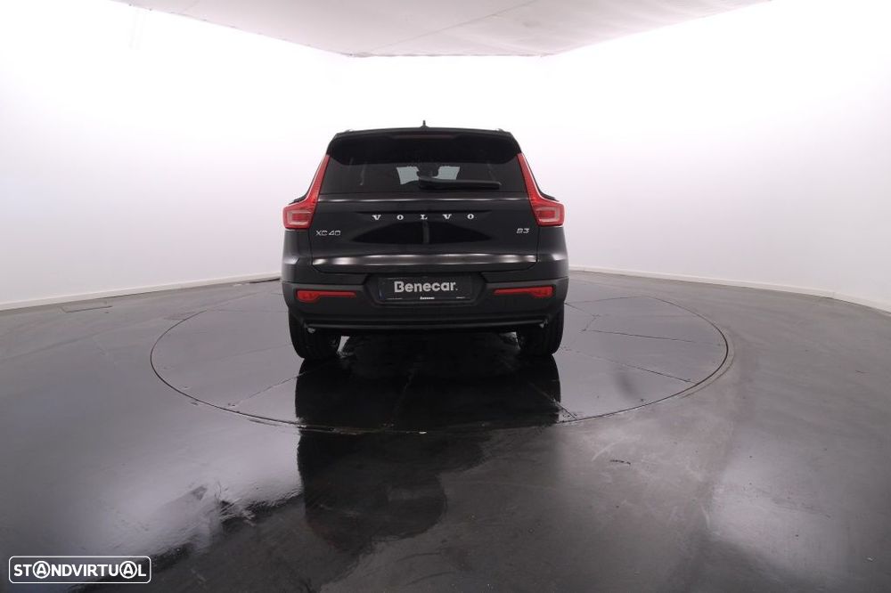 Volvo XC 40 2.0 B3 Plus Dark - 7