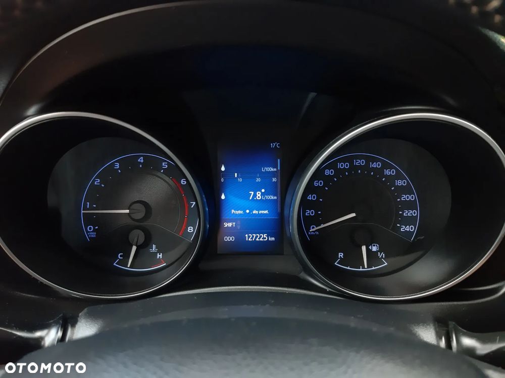 Toyota Auris - 16