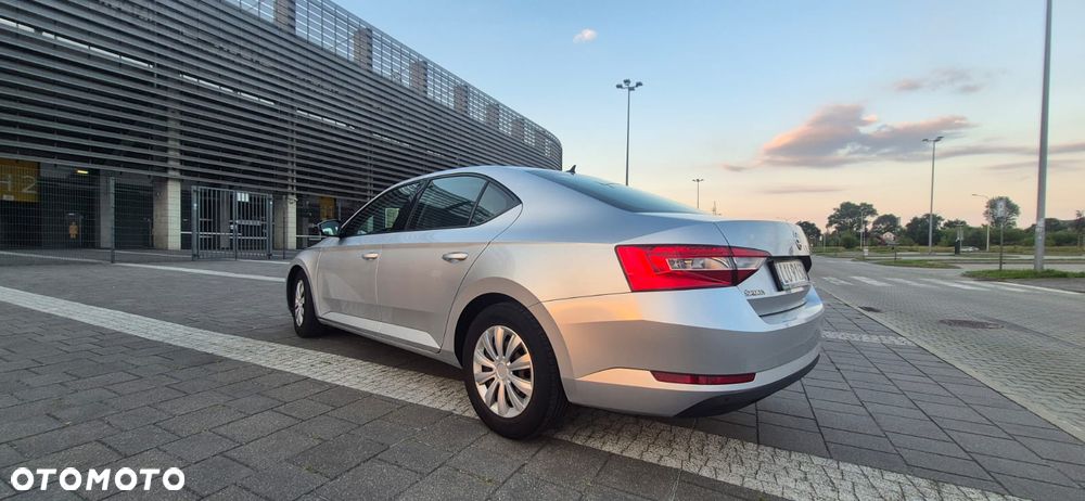 Skoda Superb 1.4 TSI ACTive - 11
