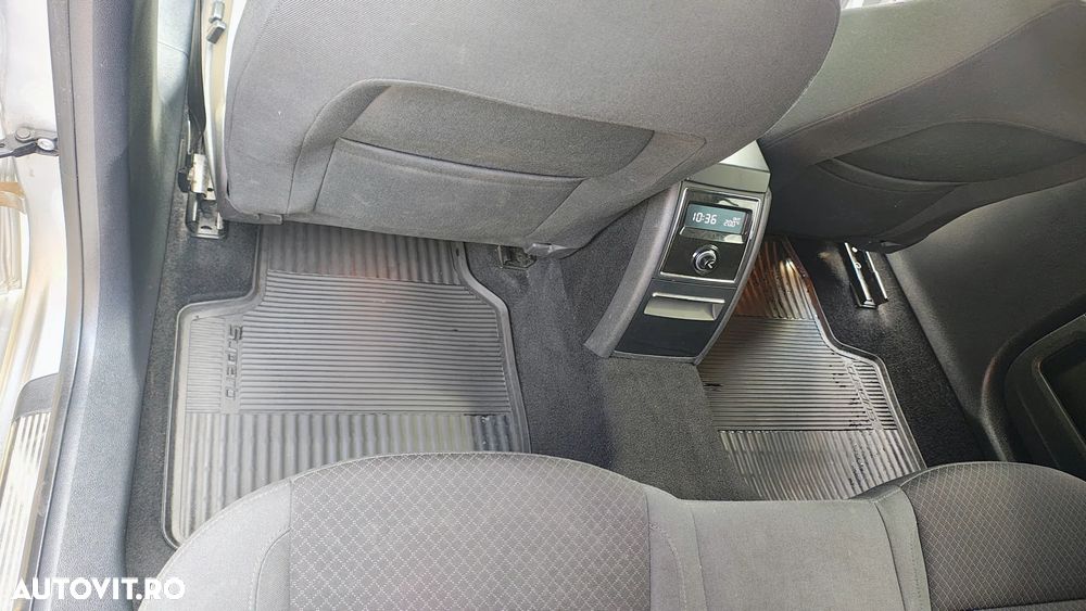 Skoda Superb 2.0 TDI Ambition - 14