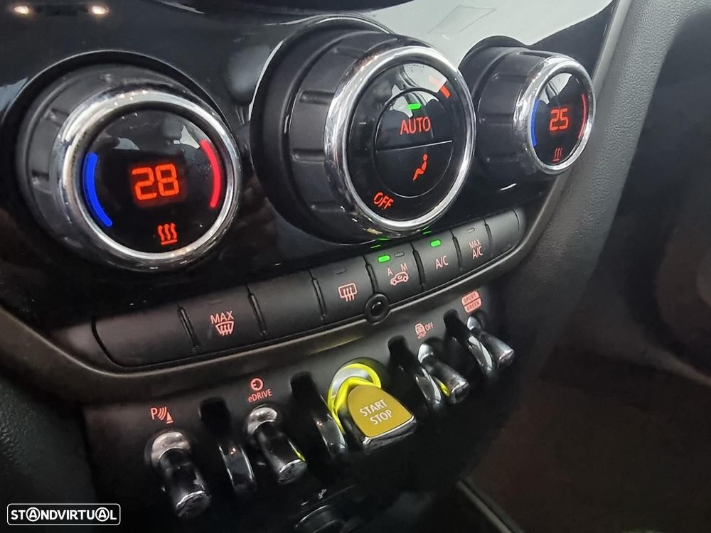 MINI Countryman Cooper SE ALL4 Auto - 39