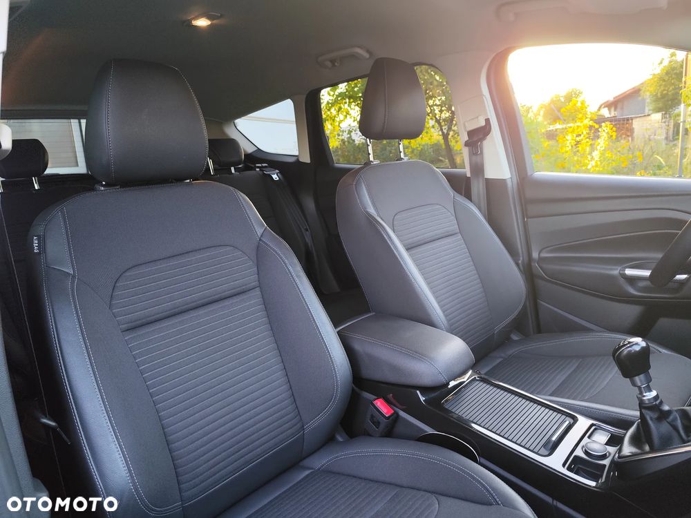 Ford Kuga 1.5 EcoBoost FWD Titanium ASS - 36