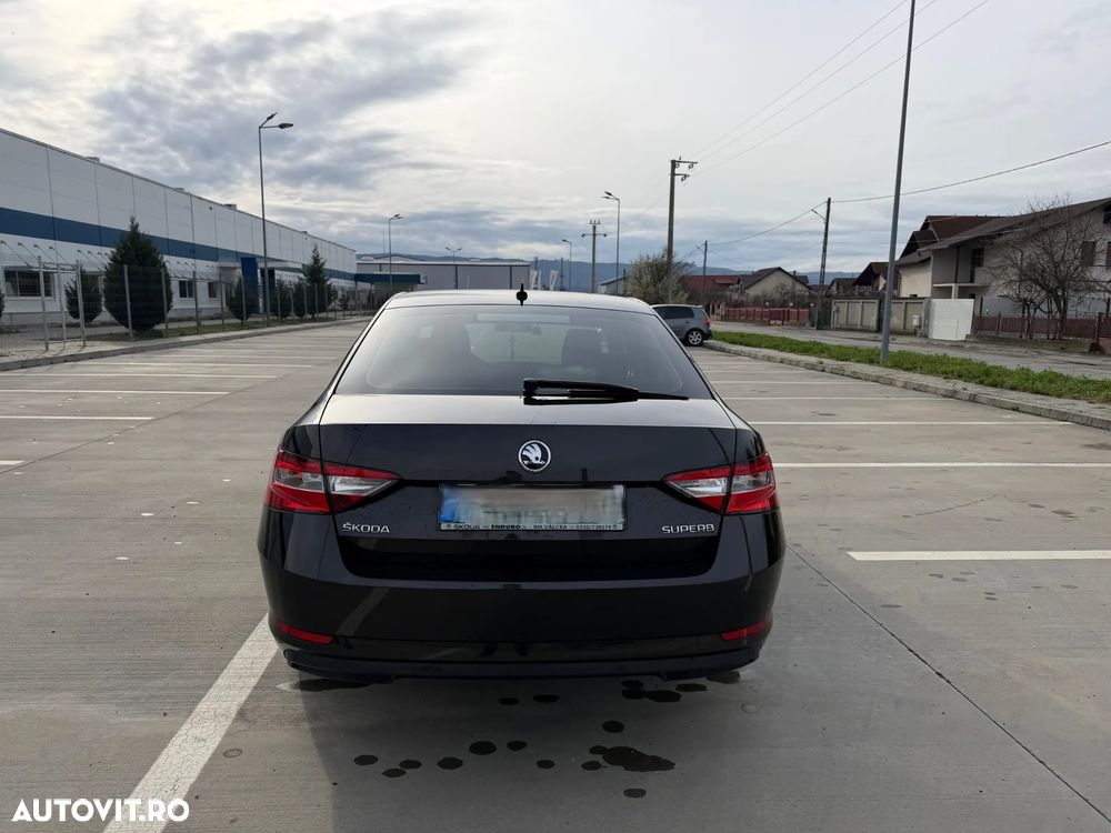 Skoda Superb 2.0 TDI Ambition - 3