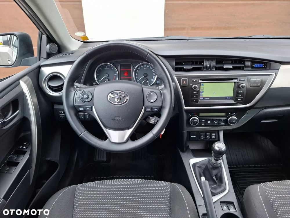 Toyota Auris 2.0 D-4D Executive - 10