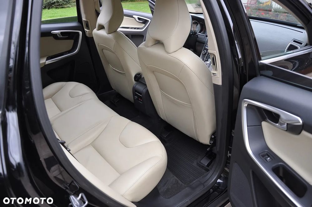 Volvo XC 60 D4 AWD Summum - 26