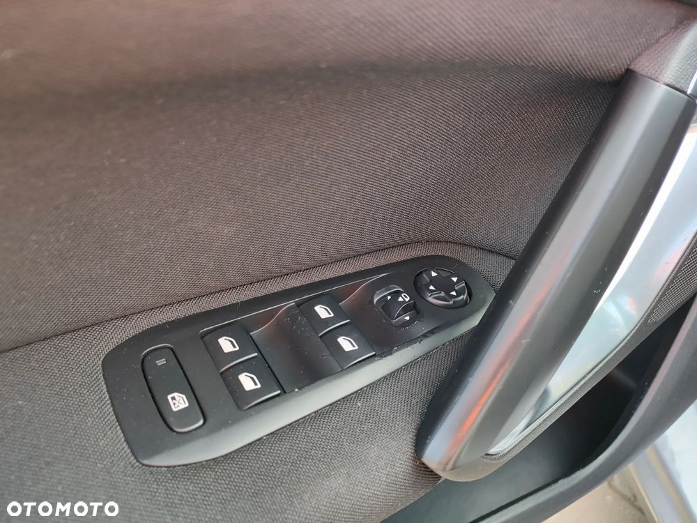 Peugeot 308 1.6 BlueHDi Style S&S - 21