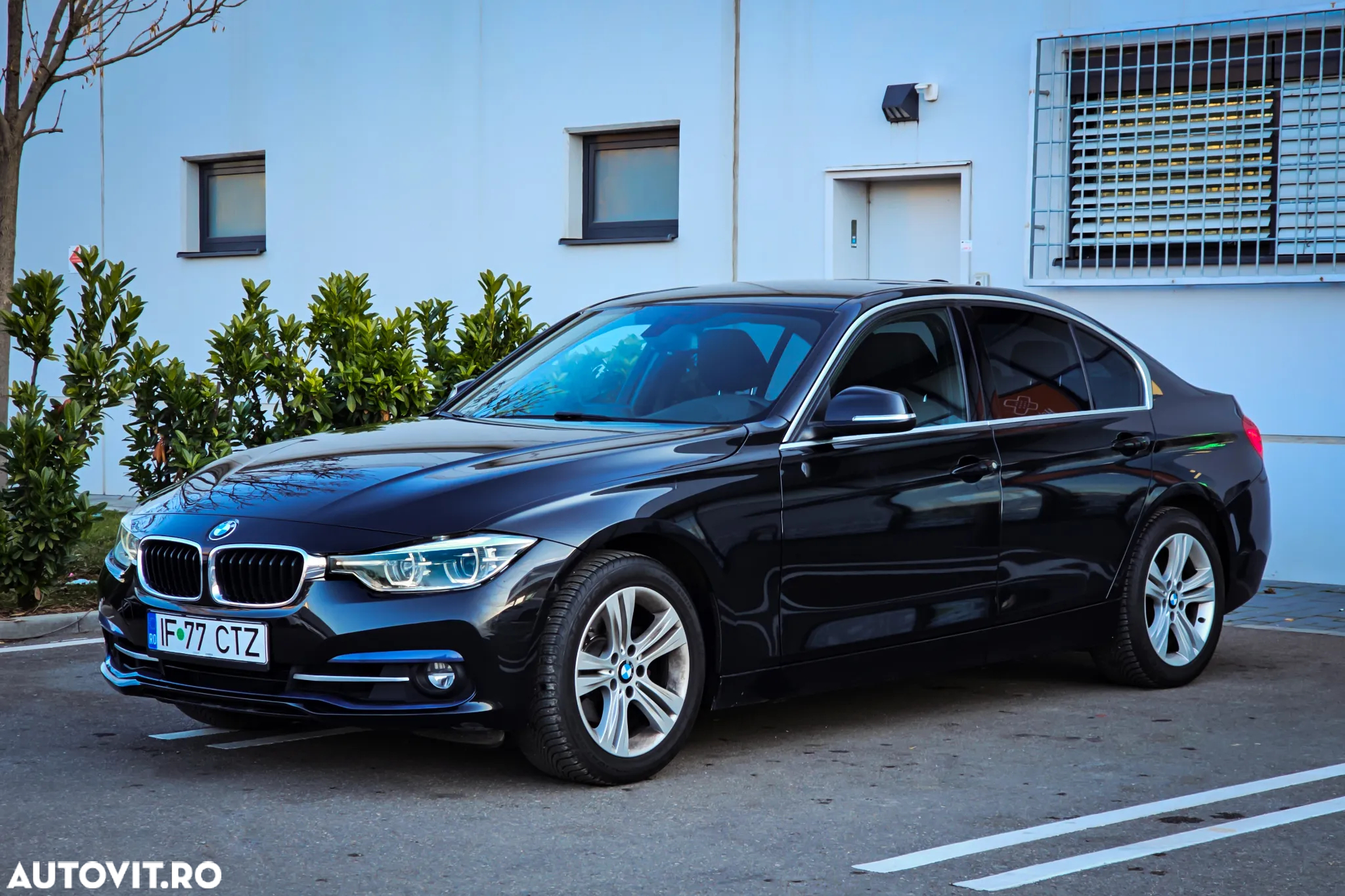 BMW Seria 3 318i Aut. Sport Line - 12