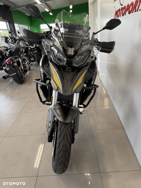 QJMOTOR 900 S - 4