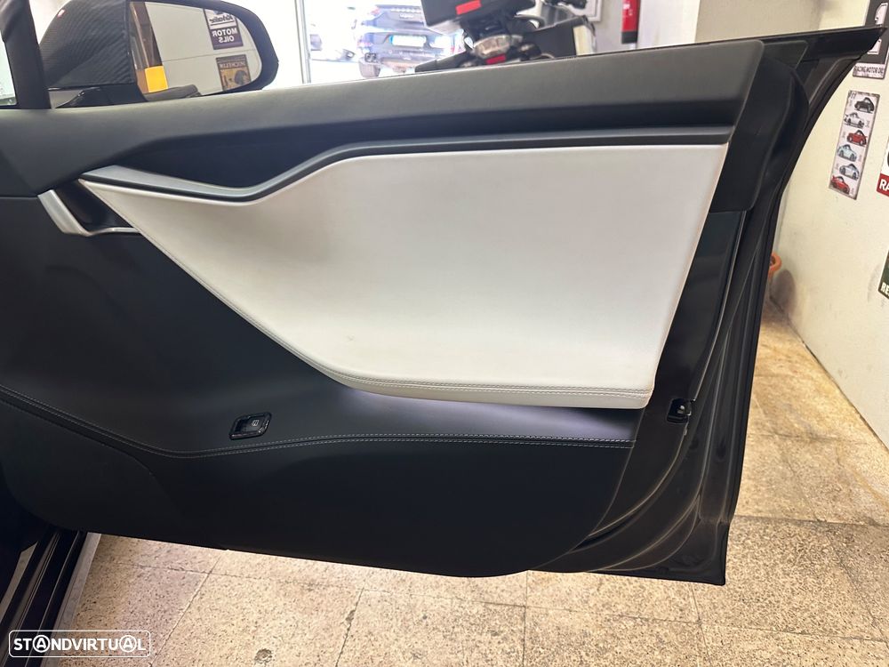 Tesla Model S Performance - 16