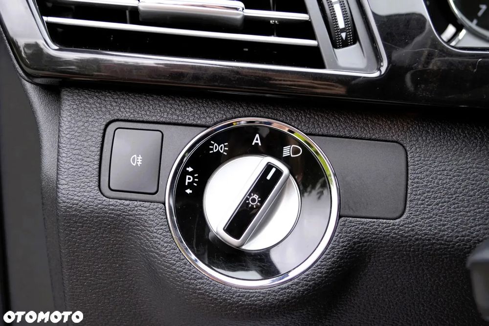 Mercedes-Benz Klasa E 200 CDI DPF BlueEFFICIENCY Automatik Avantgarde - 22