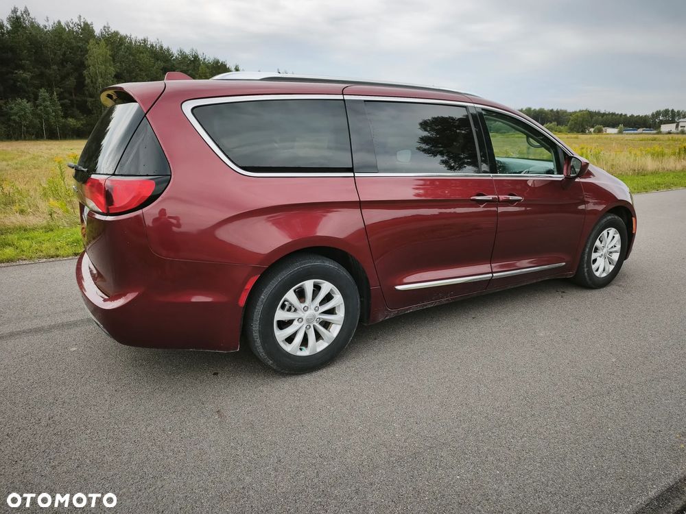 Chrysler Pacifica - 14